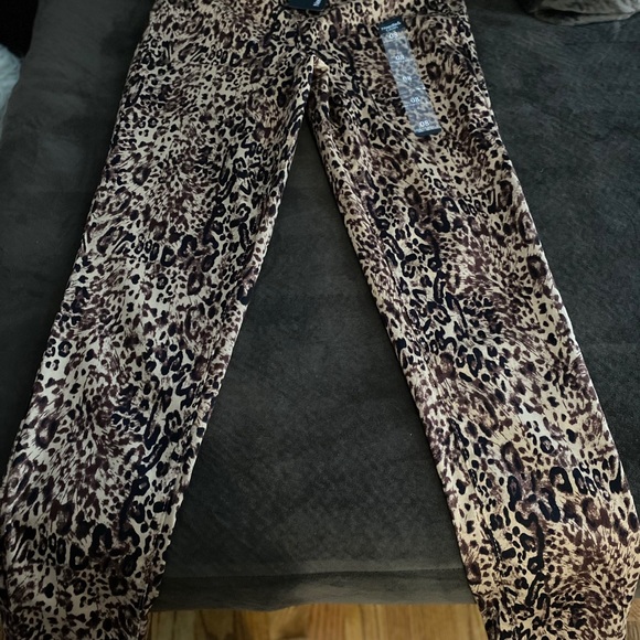 Pants - Picture 6 of 10